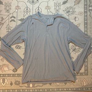 Rhone Men’s Henley long sleeve shirt size Large grey button workout top